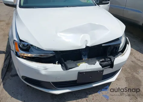 2013 Volkswagen Jetta 2.5L Se z USA, uszkodzony, nr VIN 3VWDP7AJ2DM368385